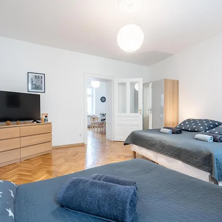 revLIVING Primus und Secundus Eggenburg - Garten - Netflix - Disney Plus - Nespresso Exterior foto