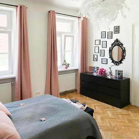 revLIVING Primus und Secundus Eggenburg - Garten - Netflix - Disney Plus - Nespresso Exterior foto