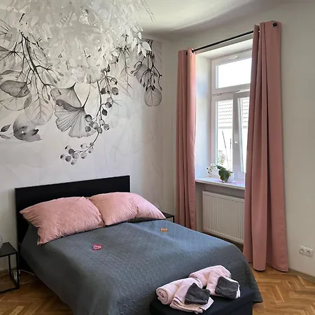 revLIVING Primus und Secundus Eggenburg - Garten - Netflix - Disney Plus - Nespresso Exterior foto