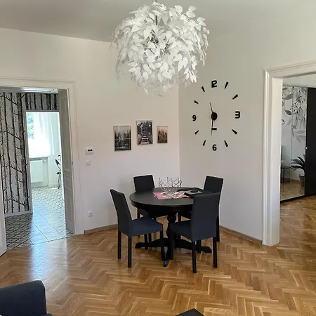 revLIVING Primus und Secundus Eggenburg - Garten - Netflix - Disney Plus - Nespresso Exterior foto