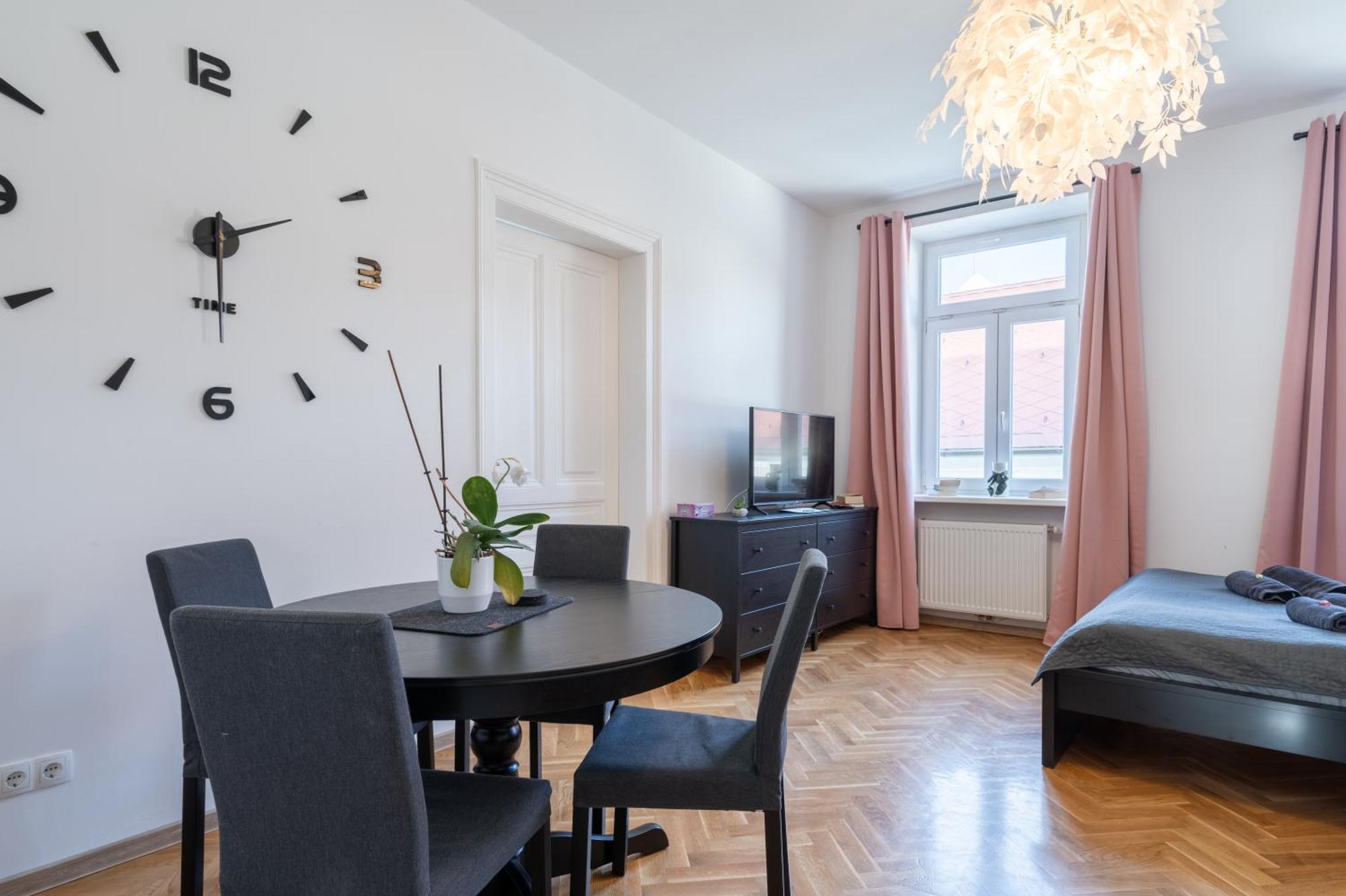 Apartment Revliving Primus Und Secundus - Garten - Netflix - - Nespresso